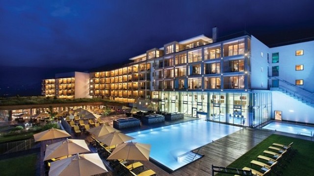 10-Luxury-Travel-destinations-for-New-years-Eve-Kempinski-700x390