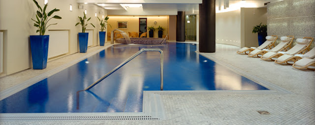 Luxuty-Hotel-Ararat Park Hyatt- swimming-pool