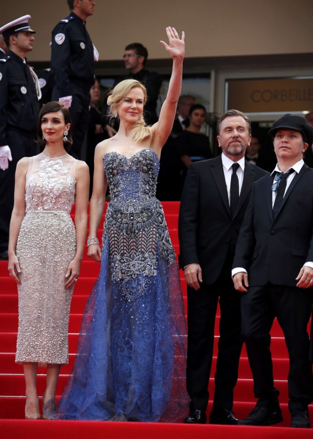 How_to_bring_ Cannes_celebrity_ style_to_your_ business_-nicole-kidman-tim-roth-pose-red-carpet