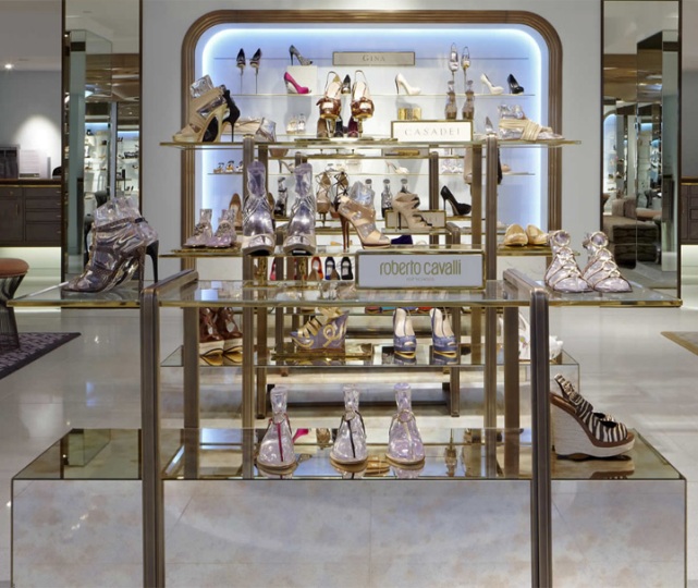 Inspiring-Retail- Stores-Design- 2014-Harrods-ladies-shoe-salon-by-Shed-London-05