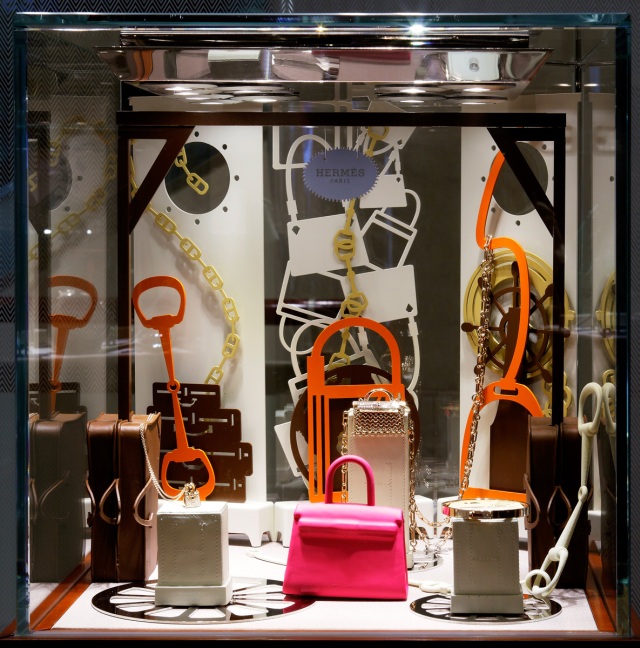 Inspiring-Retail- Stores-Design- 2014-Hermes-Bijenkorf-window-displays-Kiki-van-Eijk-2