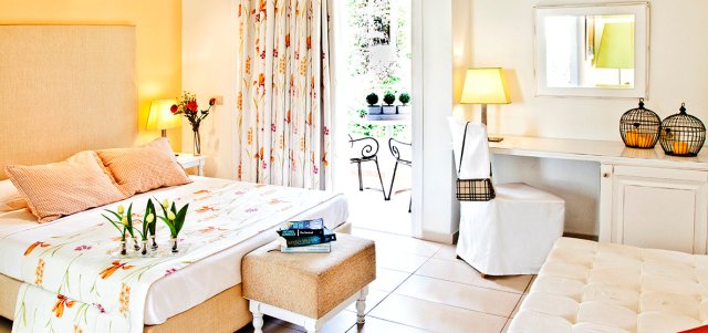 Luxury_ Mediterranean_ Hotels_Review_Mandraki Village Skiathos-suite