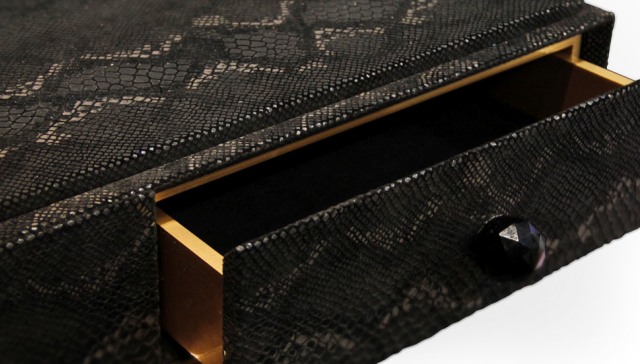 Limited-Edition- Consoles-for- Perfect-Luxury- Look-burlesque-console-koket