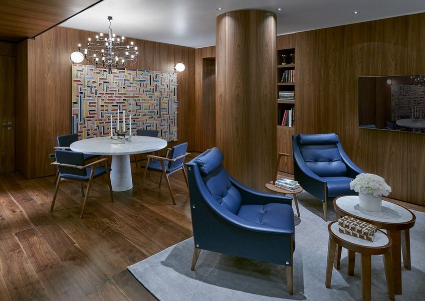 Modern blue chairs in Milan Oriental Premier suite designed by Gio Ponti