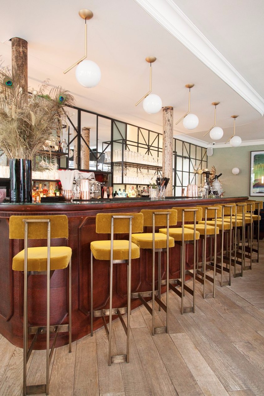 Top 7 Counter Stools for the Perfect Luxurious Bar Design
