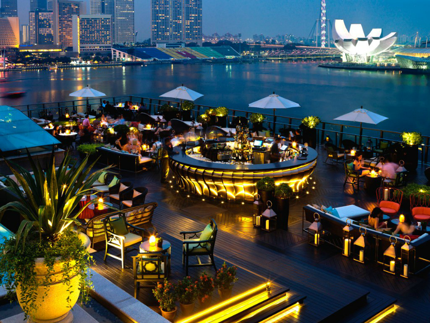 Meet the top 10 mind-blowing rooftop bars in the world